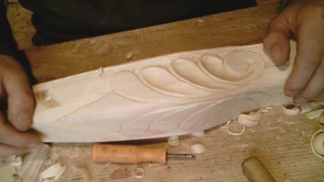 Как вырезать резьбу по дереву на ножки стола кабриоль. смотреть онлайн