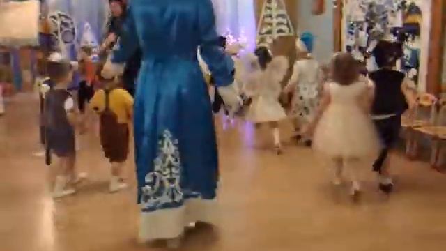 новогодний утренник смотреть онлайн