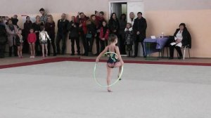 Первое выступление с обручем Художественная гимнастика дети Теслюк Злата 2013