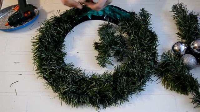Новогодний венок своими руками / Новогодний декор / DIY смотреть онлайн