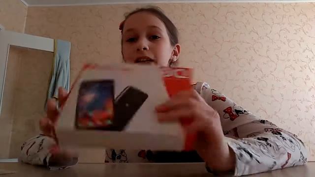 "Папа купил себе новый смартфон " ? смотреть онлайн