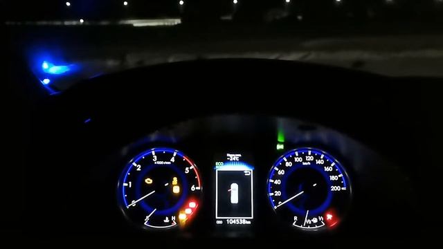 Toyota Hilux VIII 2.4 холодный запуск(-24). Cold Start.