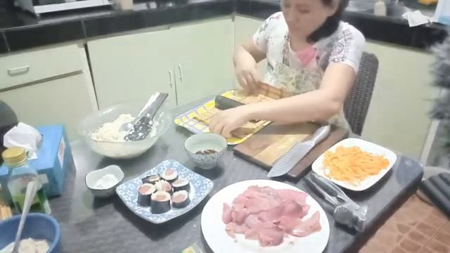 I MADE TUNA SUSHI || DIY #tunasushi смотреть онлайн