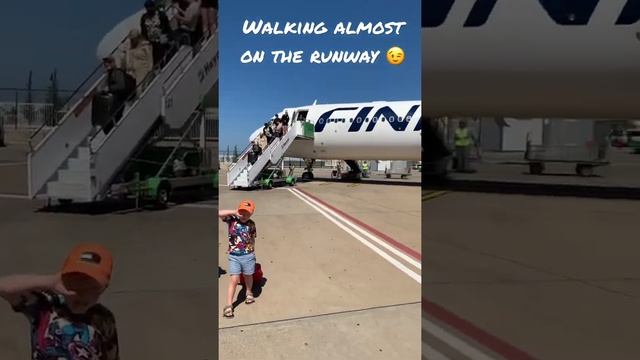 Walking almost on the runway @ Gazipasa AirPort Turkey Alanya. ? Finnair Turkish Airlines смотреть онлайн
