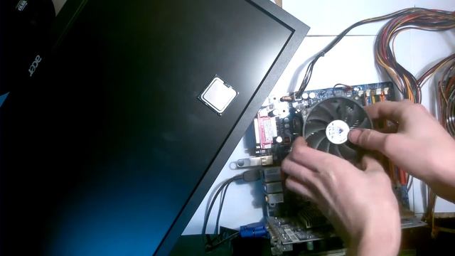 Что будет, если вытащить процессор во время работы компьютера? смотреть онлайн