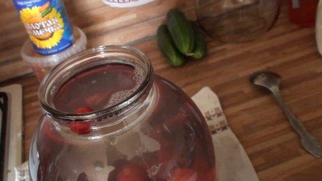 Закатываю компот - вишня, смородина чёрная, красная, белая смотреть онлайн