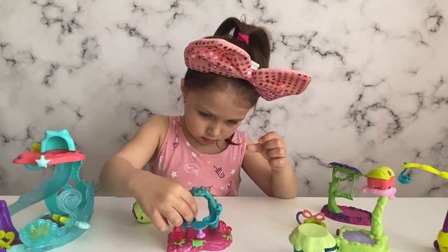 Обзор игрушек. Zoobles. Лиза распаковывает игрушки. / Review of toys. Zoobles. Lisa unpacks toys. смотреть онлайн