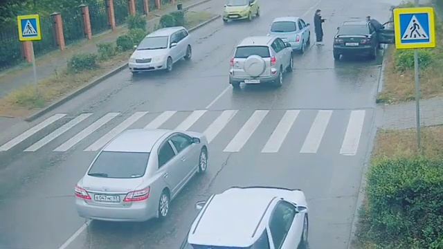 В Улан-Удэ водитель и пассажиры сбежали с места наезда на ребенка смотреть онлайн