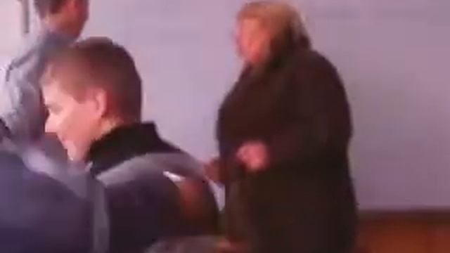 ученик 9-го класса не правильно писал слово Площадь смотреть онлайн