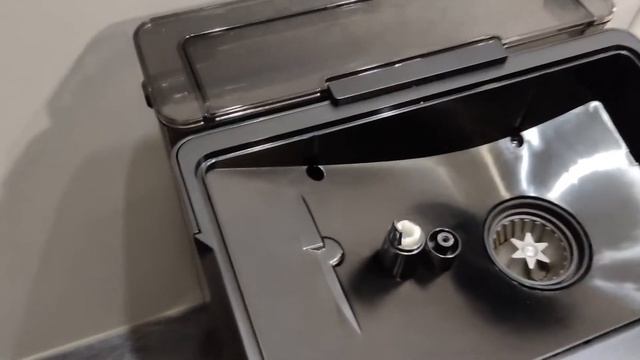 KRUPS EA 87* Intuition Preference - Cleanup coffee bean tank and top of grinder смотреть онлайн