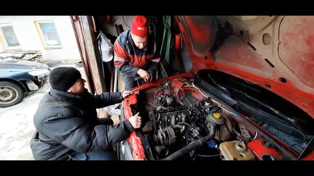 Замена ГБЦ. AUDI 80 (Бочка) 1.8 бензин смотреть онлайн