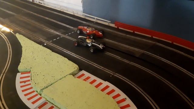 Cooper Climax vs Ferrari 156 F1 смотреть онлайн