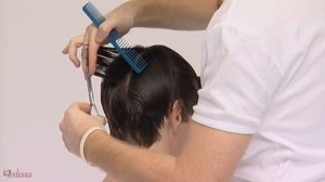 Мужская градуированная стрижка с длинной челкой