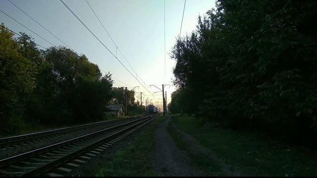 Утро на Долгинцево часть 3: ЧС7-302 с пригородным поездом 6451 Кривой Рог-Ингулец смотреть онлайн