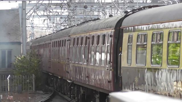 Scarborough Spa Express - Class 33s 33207 & 33025 + 45699 'Galatea' - Leeds and York - 7th Sep 17 смотреть онлайн