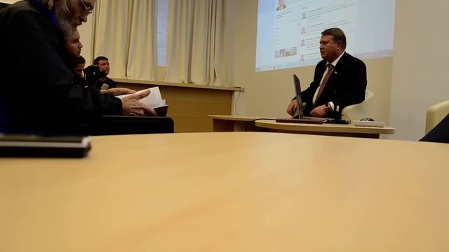 Сенатор Александр Коровников на встрече с блогерами смотреть онлайн
