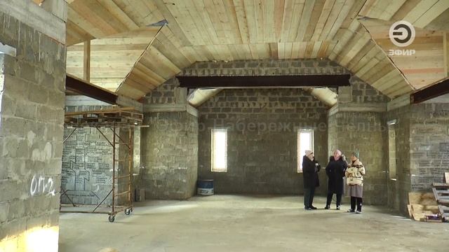 В СЕЛЕ ШИЛЬНЕБАШ ПРОДОЛЖАЕТСЯ СТРОИТЕЛЬСТВО БОЛЬШОГО КАМЕННОГО ХРАМА В ЧЕСТЬ АПОСТОЛОВ ПЕТРА И ПАВЛ смотреть онлайн