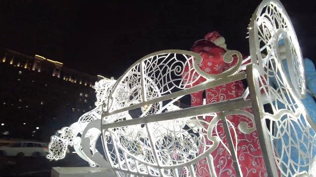 ? Moscow Christmas lights Walking tour, Victory Park, New Year, Russia 4K. смотреть онлайн
