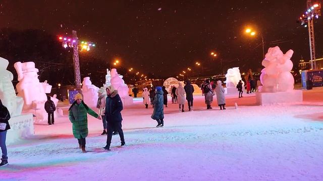 Снежные скульптуры в парке Горького 2022 смотреть онлайн