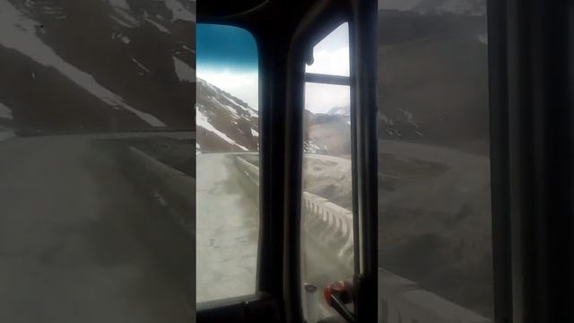 Перевал Тоо-Ашуу в Кыргызстане смотреть онлайн