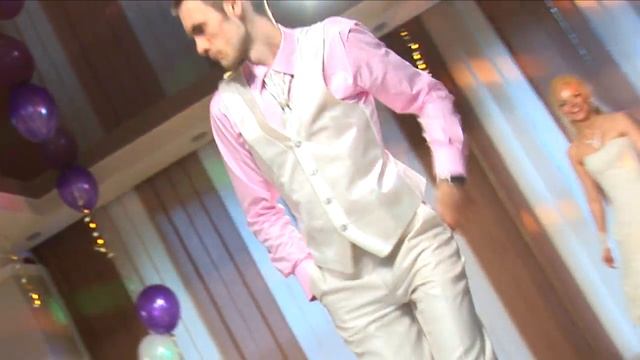 Необычный первый свадебный танец с приколом. Сюрприз. смотреть онлайн