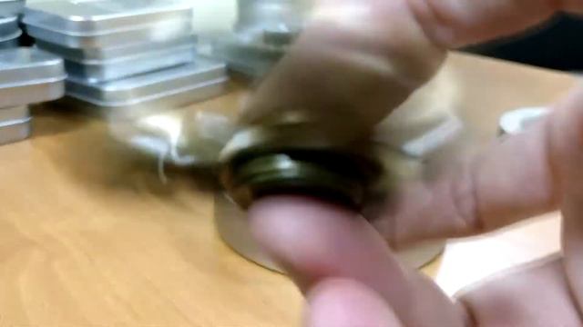 Спиннер "Tiger Bronze" смотреть онлайн