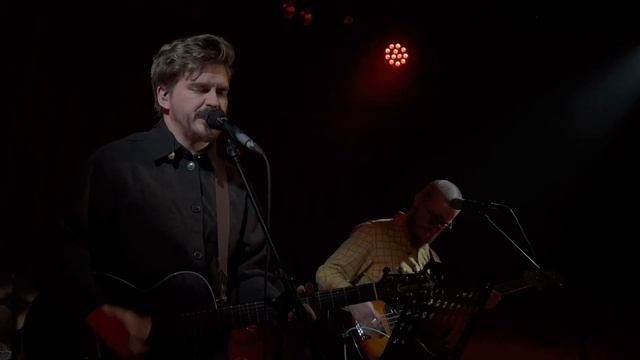 Эм и Сергеич - Ягода • выход на бис смотреть онлайн