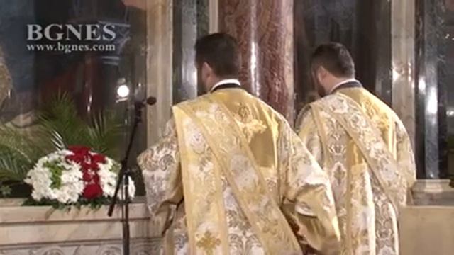 Патриарх Неофит благослови християните по случай Рождество смотреть онлайн