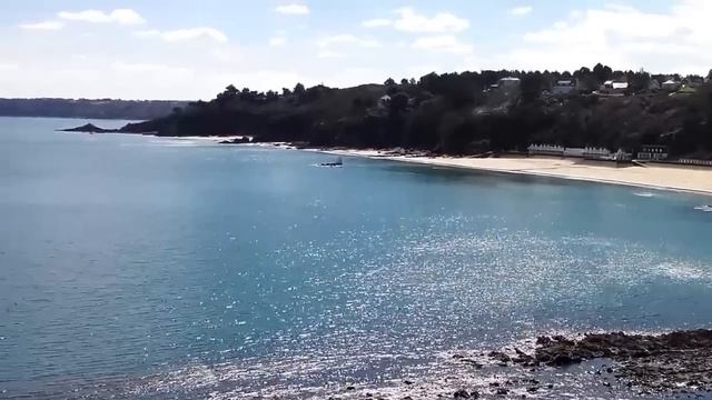 Vue mer le 1er avril à Etables-sur-Mer смотреть онлайн