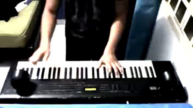 Improviso no teclado Roland jv-35 смотреть онлайн