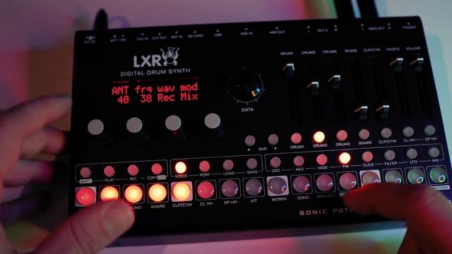 ERICA SYNTHS SONIC POTIONS  LXR-02  -  EASY Techno Pattern @EricaSynths
