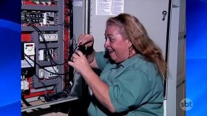 Человек уменьшился Пранк.