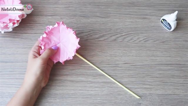 Как сделать ЦВЕТЫ ИЗ САЛФЕТОК / DIY: Paper Napkin Flowers / NataliDoma смотреть онлайн