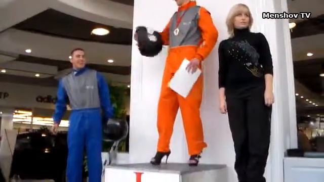 Хлопцы на женских каблуках. Guys on lady heels. смотреть онлайн
