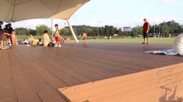 КАК ВОСПИТЫВАЮТ ДЕТЕЙ В КОРЕЕ | KOREA VLOG смотреть онлайн