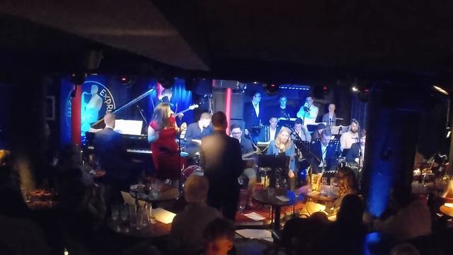 Charlie Bates Big Band with Helena Debono - Lullaby of Birdland (Live at Pizza Express Jazz Club) смотреть онлайн