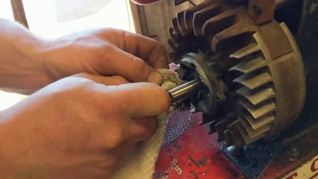 How to service a Briggs and Stratton recoil starter clutch смотреть онлайн