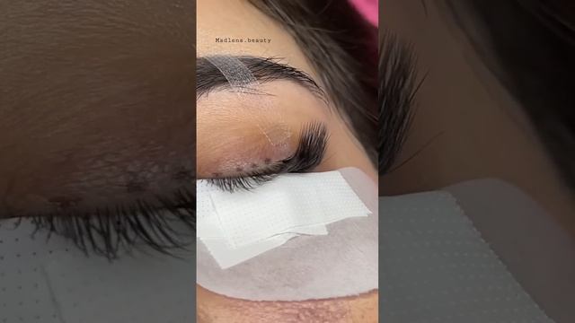 КРАСИВАЯ СХЕМА ДЛЯ ЛИСЬЕГО ЭФФЕКТА #наращиваниересниц #ресницы #lashextensions #russianvolume смотреть онлайн