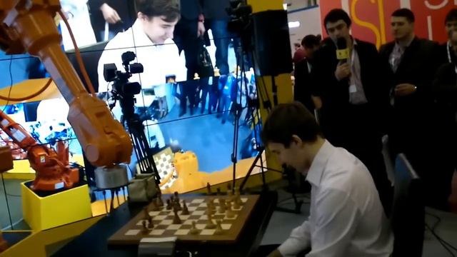 Человек против робота смотреть онлайн
