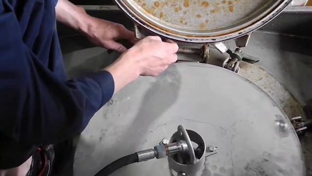 Мойка железнодорожных цистерн от нефтепродуктов смотреть онлайн