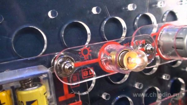 Электронный конструктор Знаток 180 схем. Опыты