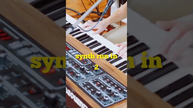 Synth run incoming... #synth #synthesizer #synthpop смотреть онлайн