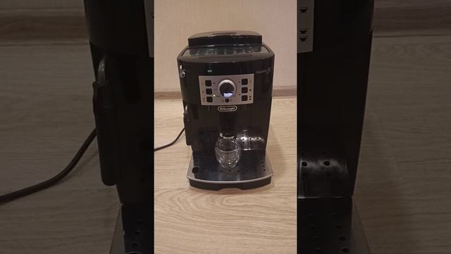 Кофемашина Delonghi Magnifica S смотреть онлайн