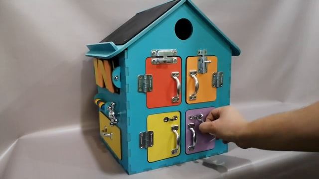 Обзор бизиборда "Развивайка" Домик 30х40 см смотреть онлайн