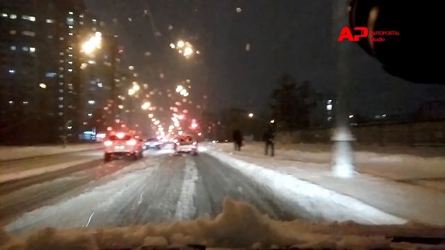 Снегопад в Киеве. К вечеру машина стала сугробом. Дороги чистят плохо смотреть онлайн