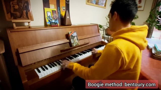 Jingle Bells released on Boogie woogie piano смотреть онлайн