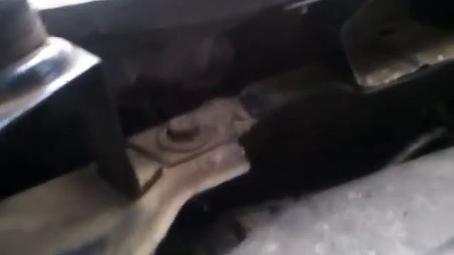 Неудачная установка упора капота Opel Zafira B смотреть онлайн