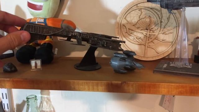 What's On My Shelves? A Tour Of My Nerdy Nick-Nacks. смотреть онлайн