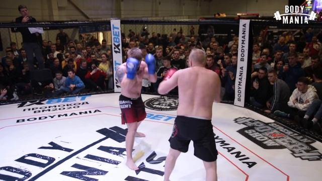 Бой Моряк vs Евгений Мешков! Не смог добить и дошло до решения по правилам бокса, отхватил смотреть онлайн