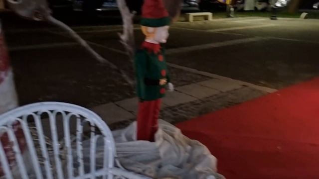 elfi in piazza porto viro. смотреть онлайн